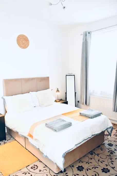 Apartment Stylish Luxury Flat In