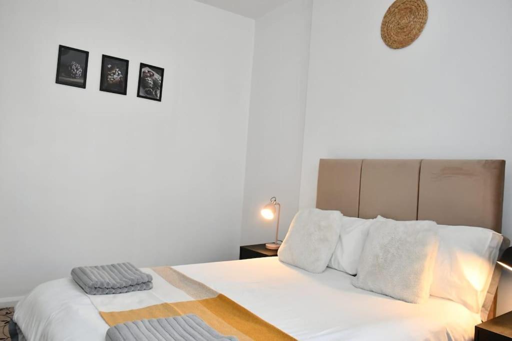 Stylish Luxury Flat In Apartment *