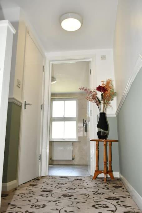Stylish Luxury Flat In * London