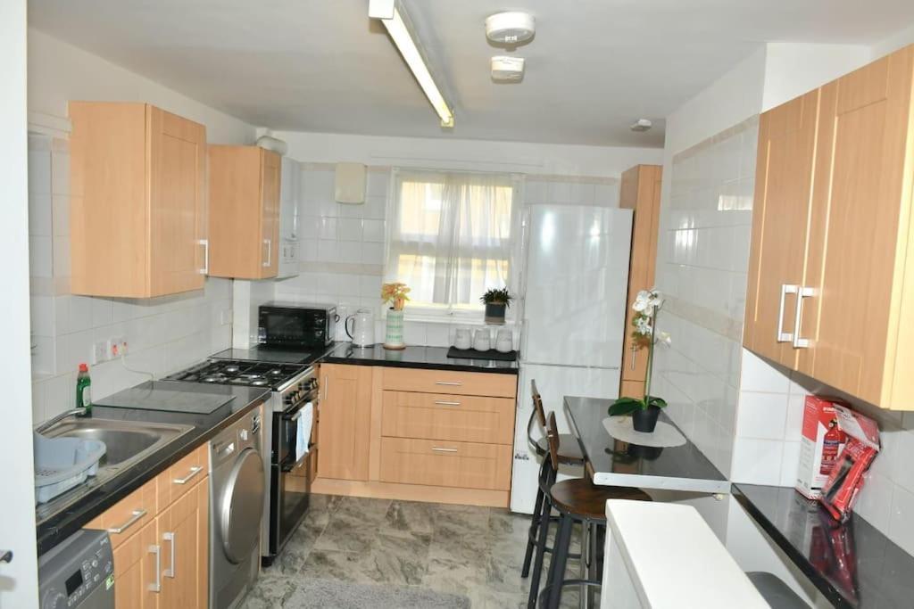 Stylish Luxury Flat In Apartment *