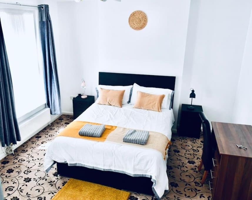 Stylish Luxury Flat In Apartment *